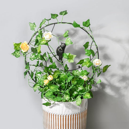 tuteur pour plante grimpante rond et oiseau orné de rose